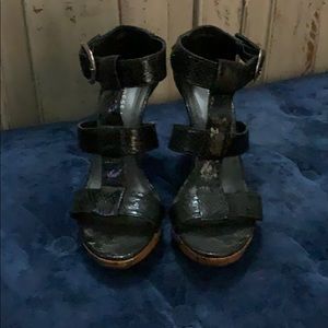 All transactions will be through Poshmark only.